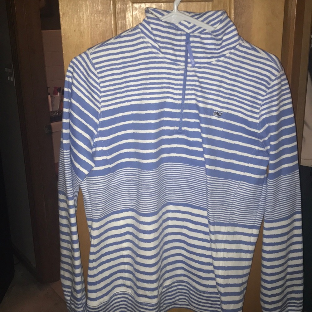 Vineyard vines half zip pullover.